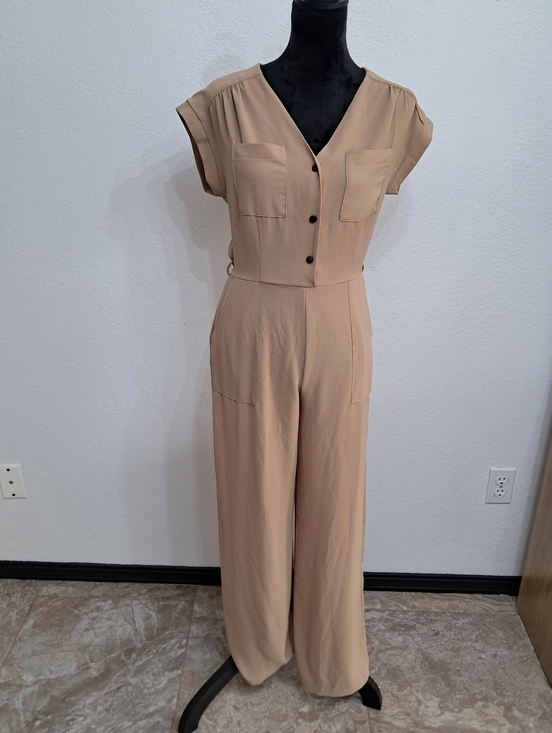 Monteau Pants - Monteau Md Jumpsuit Beige V-Neck Short Sleeve Lightweight Wide Leg Career